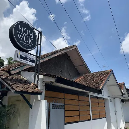 Recharge Cafe & Garasi Homestay